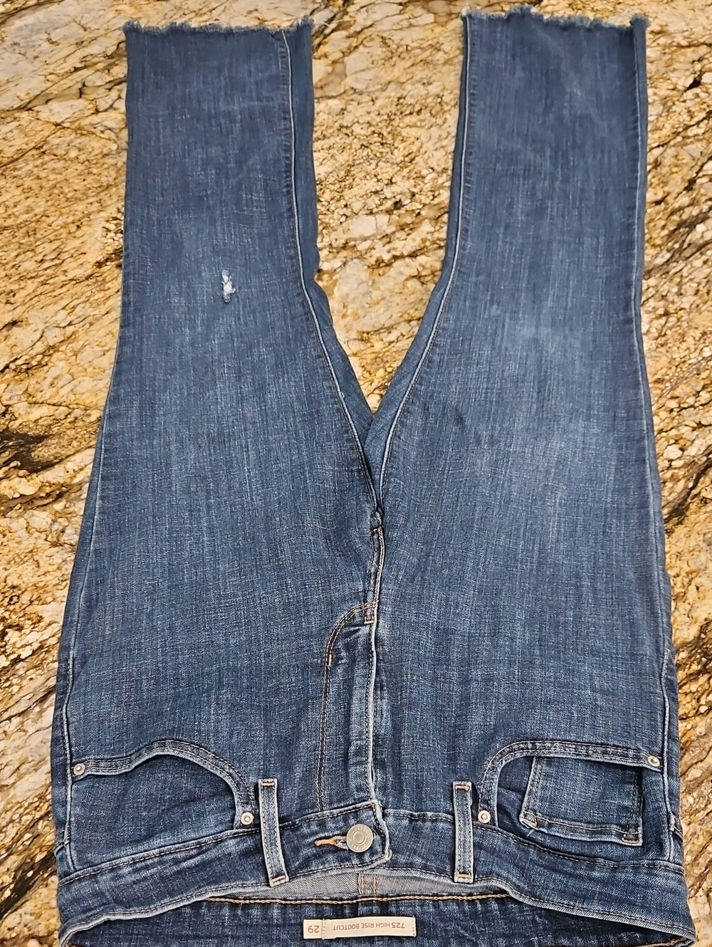 Levis 725 Women's Denim Jeans.Raw Hem Size 29 Inseam 29" Rise 10" Distressed